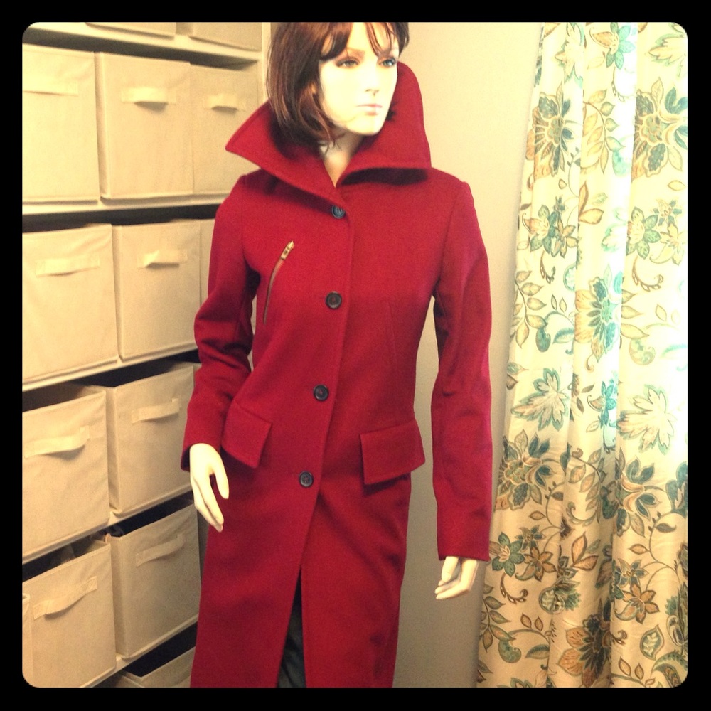 BCBG Gorgeous blue red wool top coat